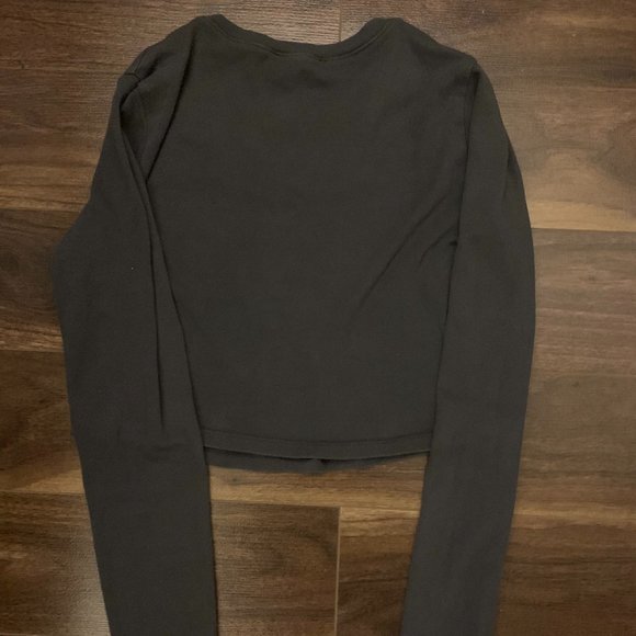FOREVER 21 | cropped long sleeve - Picture 2 of 5